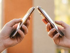 Ai nevoie de o voce care sa raspunda si sa te inteleaga? Eu sunt aici