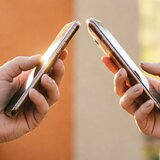 Ai nevoie de o voce care sa raspunda si sa te inteleaga? Eu sunt aici